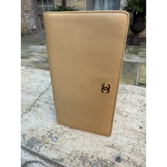 CHANEL CAVIAR LEATHER WALLET IN BEIGE - Picture 1 of 10
